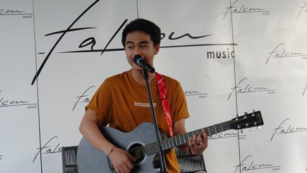 Izza Rilis Singel Kedua, 'Jatuh Cinta'